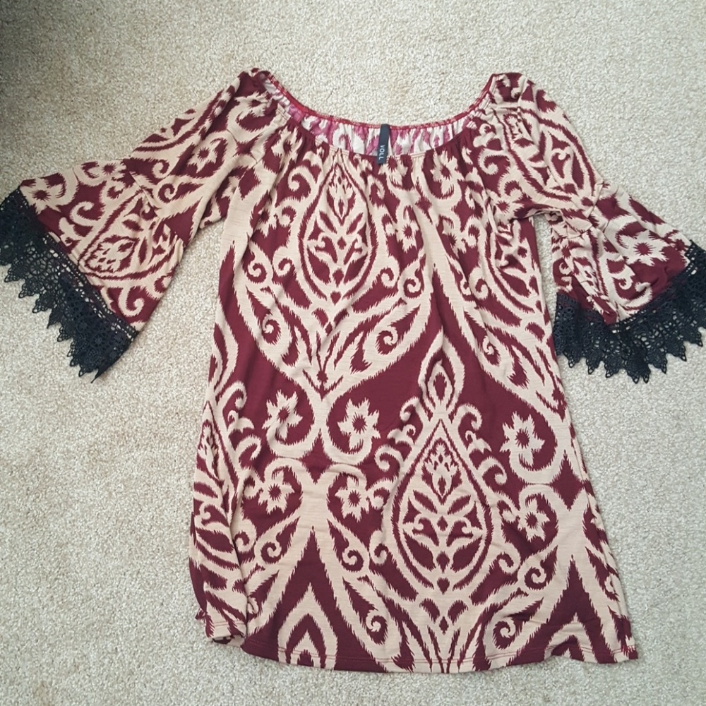 Tunic with lace and bell sleeves